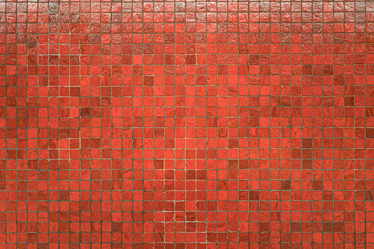 红色马赛克瓷砖墙壁
