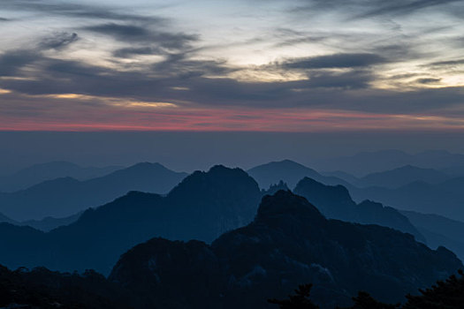 安徽黄山风景区日落风光