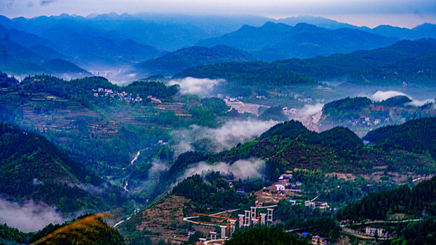 重庆酉阳,暴雨欲来景独秀