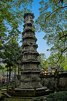 杭州灵隐寺的塔