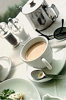 桌子,茶杯,茶壶