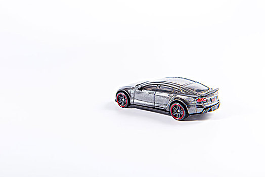 灰色玩具汽车模型