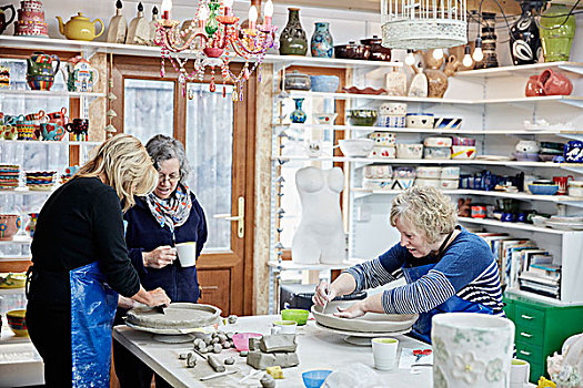 三个女人,陶器,工作室,工作,粘土