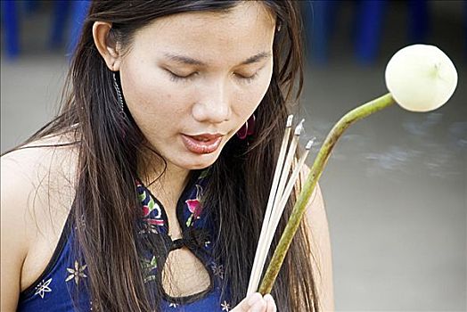 特写,女青年,拿着,花,香