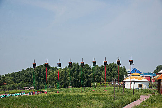 吉林省前郭县中国十大淡水湖之一,查干湖,蒙古大营的旗杆与蒙古包