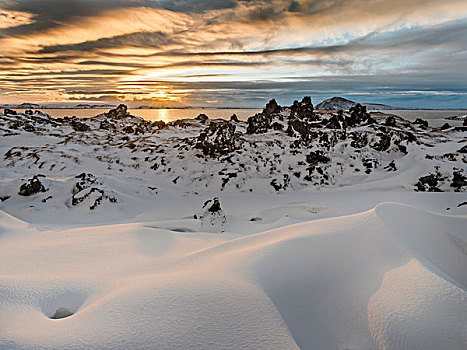 夕阳湖,米湖,冰岛高地,冬天,火山岩,岩石构造,大幅,尺寸