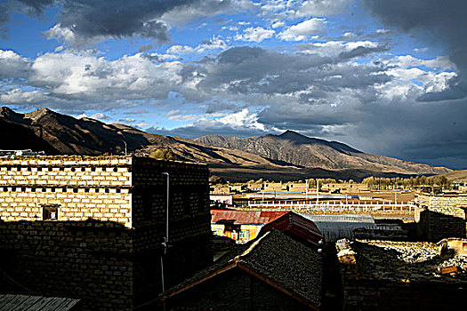 四川甘孜稻城民居藏族