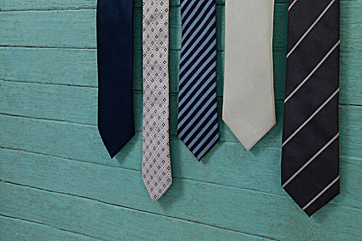 特写,多样,领带,悬挂,绿色,墙壁,木墙