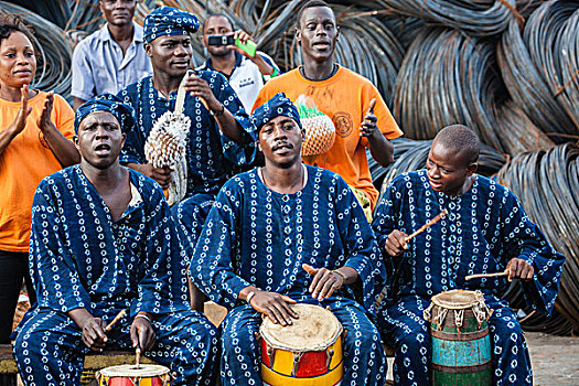 非洲,贝宁,乐队,表演,传统服饰,港口
