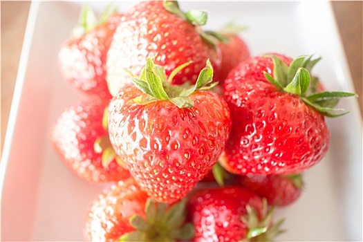 新鲜,成熟,草莓,白色背景,盘子