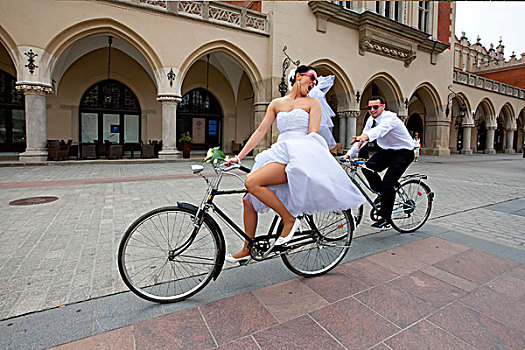 新娘,骑自行车,新郎,自行车,克拉科夫,波兰,欧洲