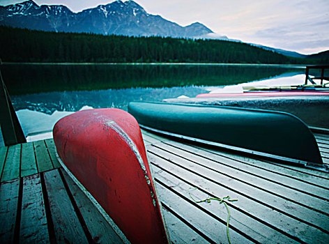 船,码头,玛琳湖,艾伯塔省,加拿大