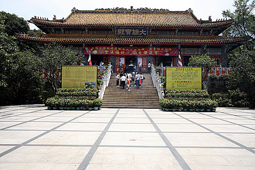 中国香港大屿山宝莲禅寺的大雄宝殿