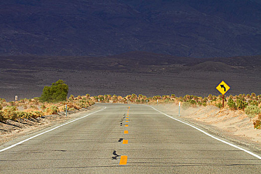 沙子,吹,道路,靠近,死亡谷国家公园,莫哈维沙漠,加利福尼亚,美国