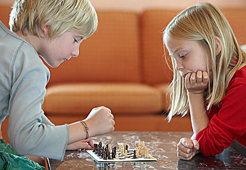 孩子,玩,下棋,客厅
