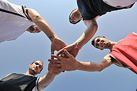 篮球手,团队,群体,姿势,球场,城市,早晨