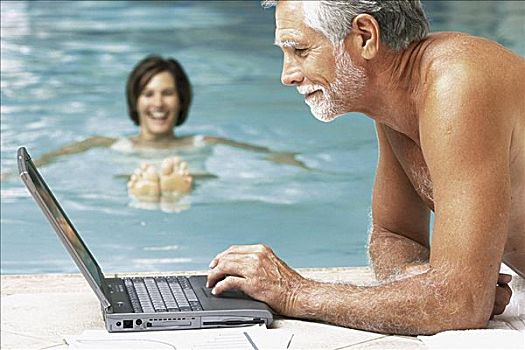 男人,女人,游泳池,电脑