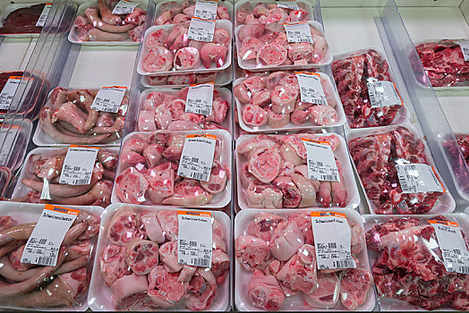 猪肉,尾部,小,肉,塑料制品,超市,慕尼黑,上巴伐利亚,巴伐利亚,德国,欧洲