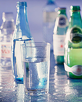 玻璃杯,矿泉水,多样,水瓶