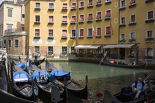 小船,停靠,运河,靠近,建筑,威尼斯,意大利