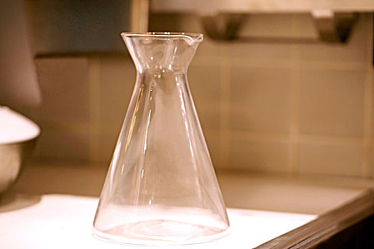 透明的玻璃烧瓶