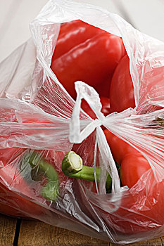 红菜椒,塑料袋