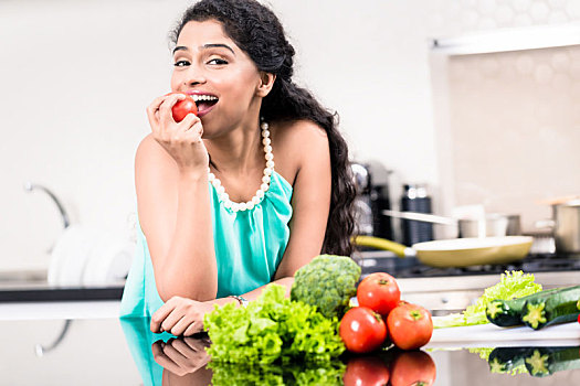 印度女人,吃,健康,苹果,厨房