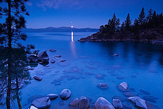 反射,月亮,湖,秘密,小湾,太浩湖,加利福尼亚,美国
