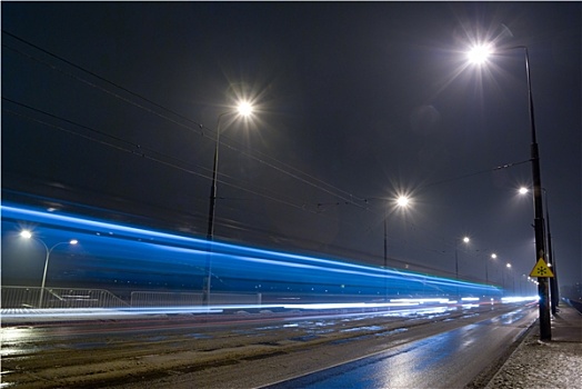 夜晚,道路