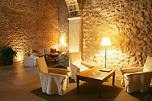 地中海,客厅,石墙