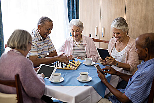 老人,朋友,玩,下棋,科技,桌子,咖啡,养老院