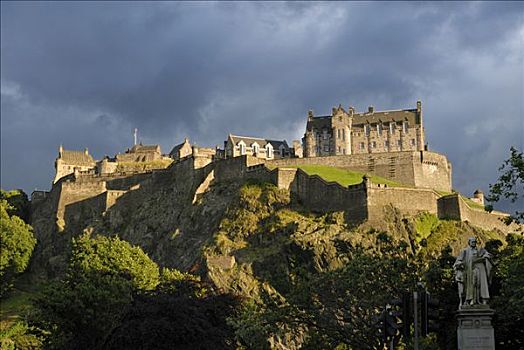 爱丁堡城堡,晚上,亮光,爱丁堡,苏格兰,英国,欧洲