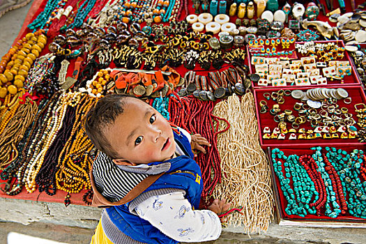 西藏日喀则小男孩