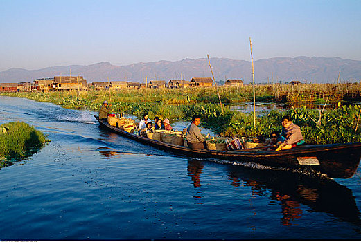 家庭,河船,茵莱湖,缅甸