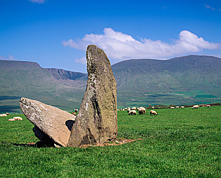 考古,巨石,史前墓石牌坊,丁格尔半岛,墓地,爱尔兰