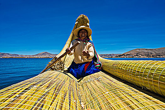 女人,划船,传统,船,芦苇,提提卡卡湖,南方,秘鲁,南美