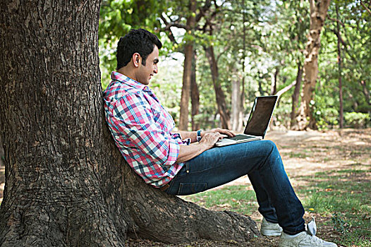 男人,笔记本电脑,公园,新德里,德里,印度