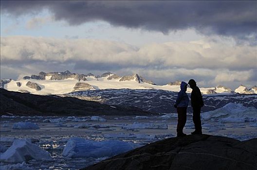 远足者,站立,一起,深情,正面,冰山,峡湾,东方,格陵兰