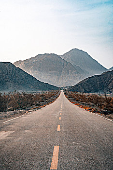 新疆戈壁公路