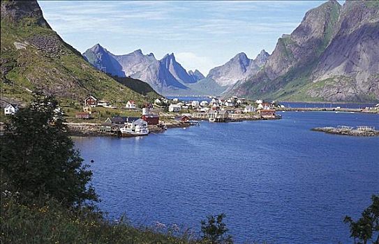 渔村,湖,山峦,罗弗敦群岛,挪威,斯堪的纳维亚,欧洲