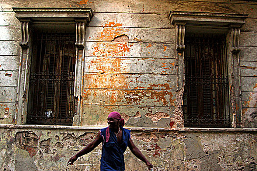 一个,男人,老建筑,哈瓦那,古巴,十一月,2007年,首都,港口,商业中心,城市
