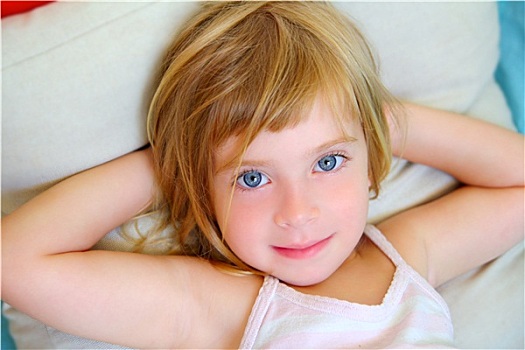 金发,放松,女孩,枕头,蓝眼睛,微笑