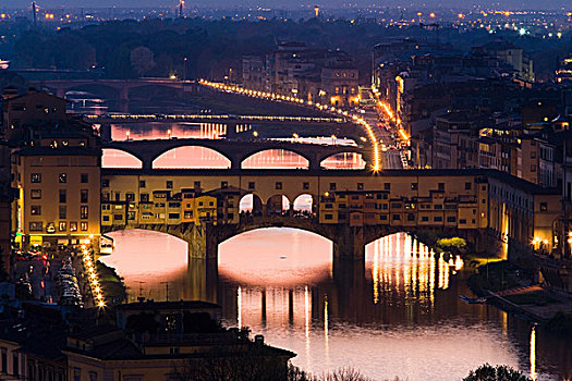 维奇奥桥,阿尔诺河,黄昏,佛罗伦萨,意大利