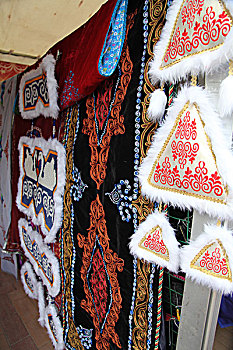 哈萨克族刺绣