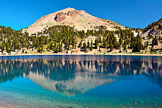 反射,湖,拉森火山国家公园,加利福尼亚,美国