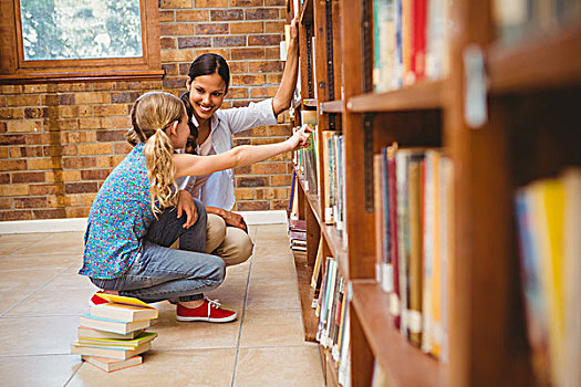 教师,小女孩,选择,书本,图书馆