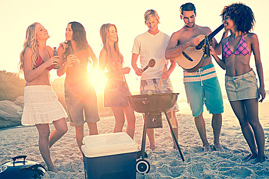 朋友,烹调,烧烤,海滩,弹吉他