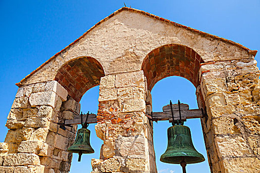 中世纪,石头,城堡,城镇,两个,钟,悬挂,拱,上方,蓝天背景