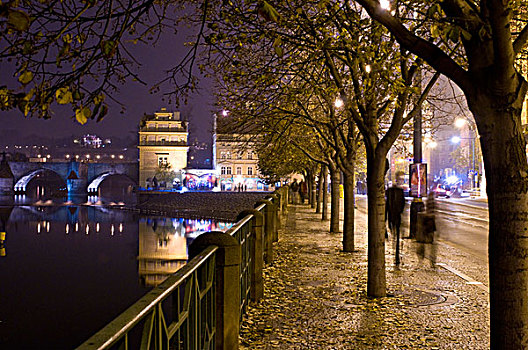 布拉格,捷克共和国,查理大桥,伏尔塔瓦河,夜晚