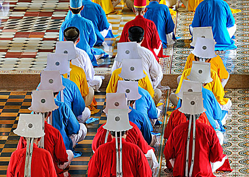 僧侣,女僧侣,彩色,长袍,红色,黄色,蓝色,祈祷,仪式,高台神殿,西宁省,越南,亚洲